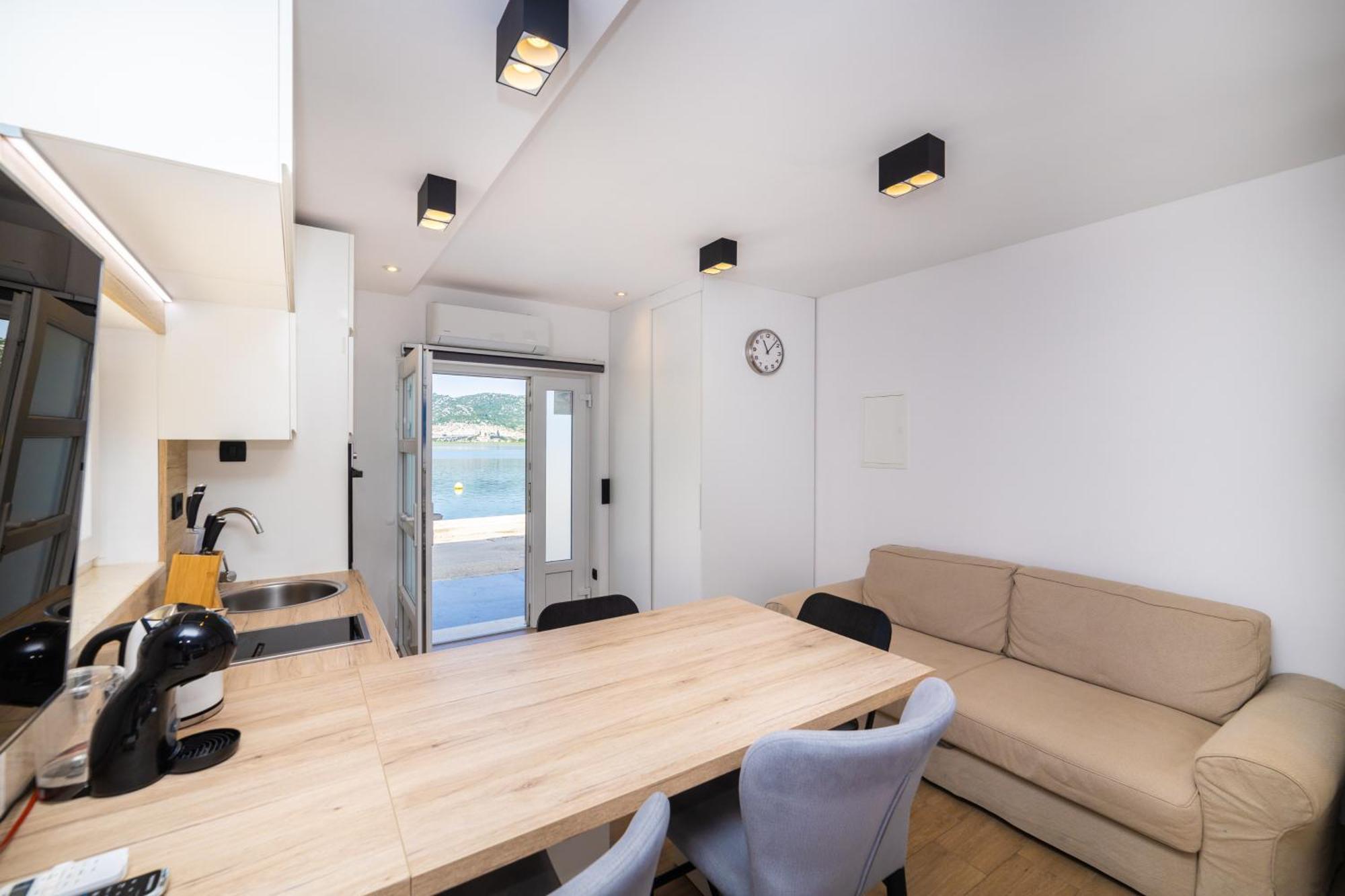 Apartment Ema
