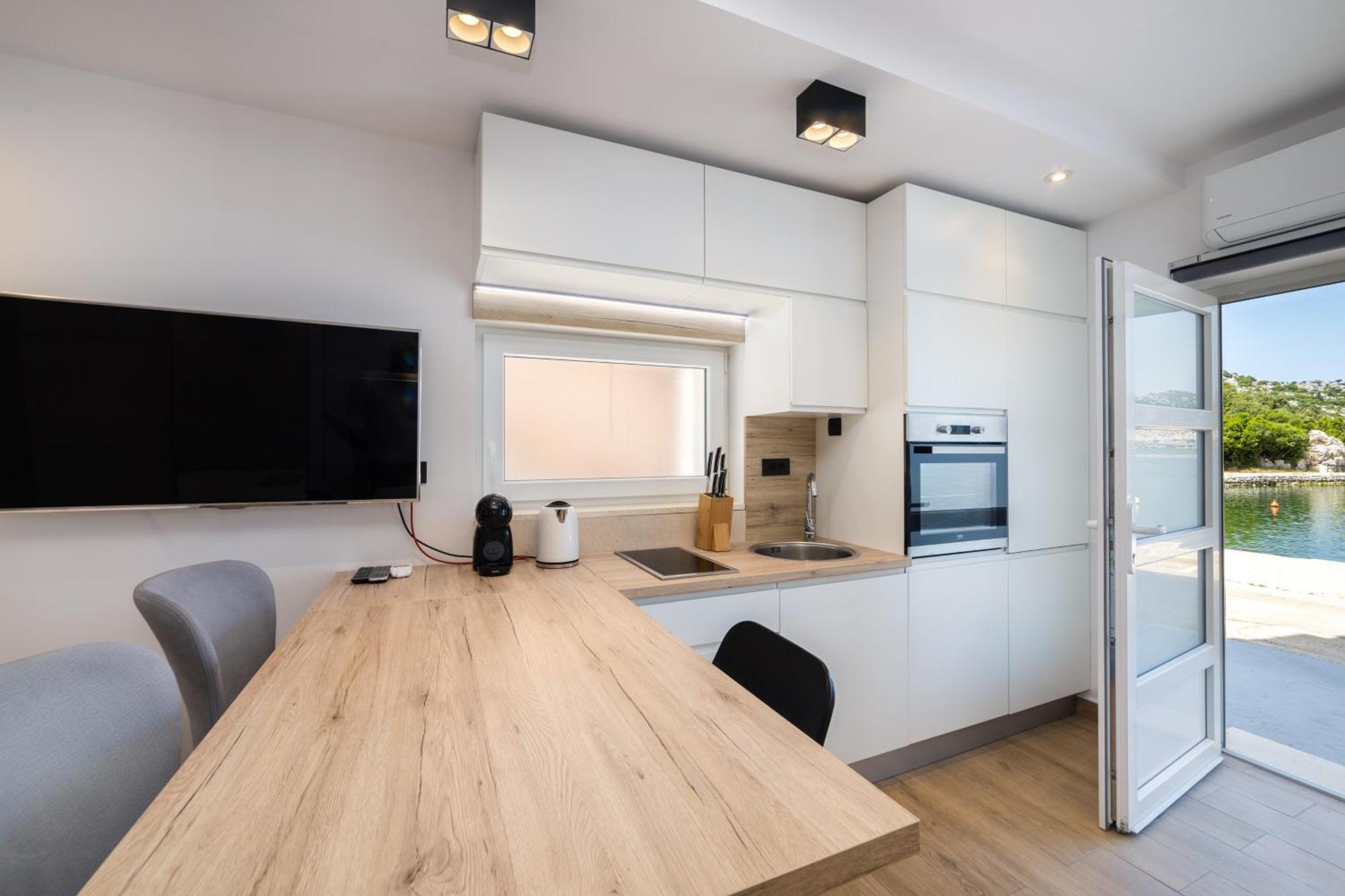 Apartment Ema